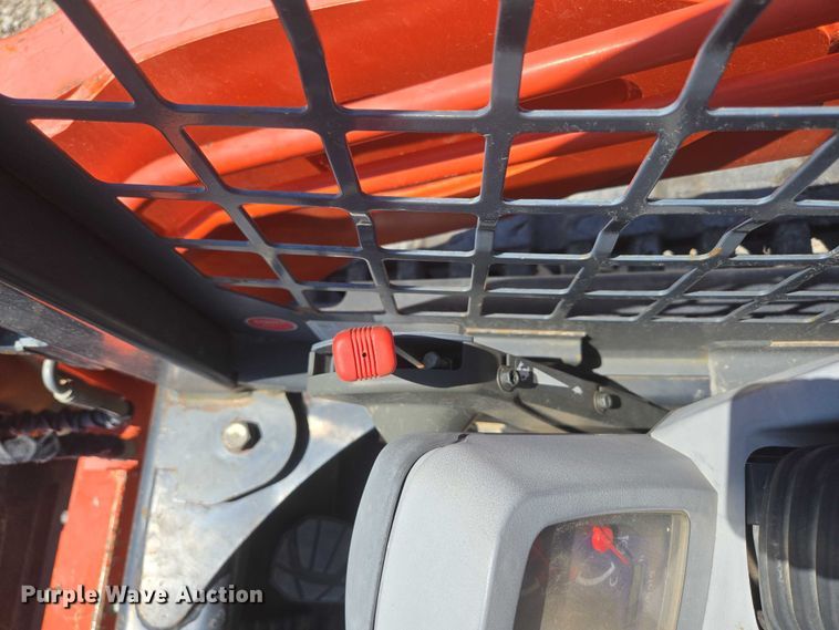 image for item EN3892 Kubota SVL 75-2 tracked skid steer loader