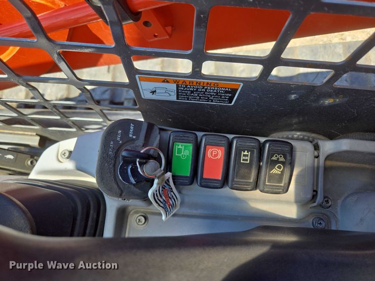 image for item EN3892 Kubota SVL 75-2 tracked skid steer loader