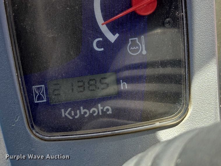 image for item EN3892 Kubota SVL 75-2 tracked skid steer loader