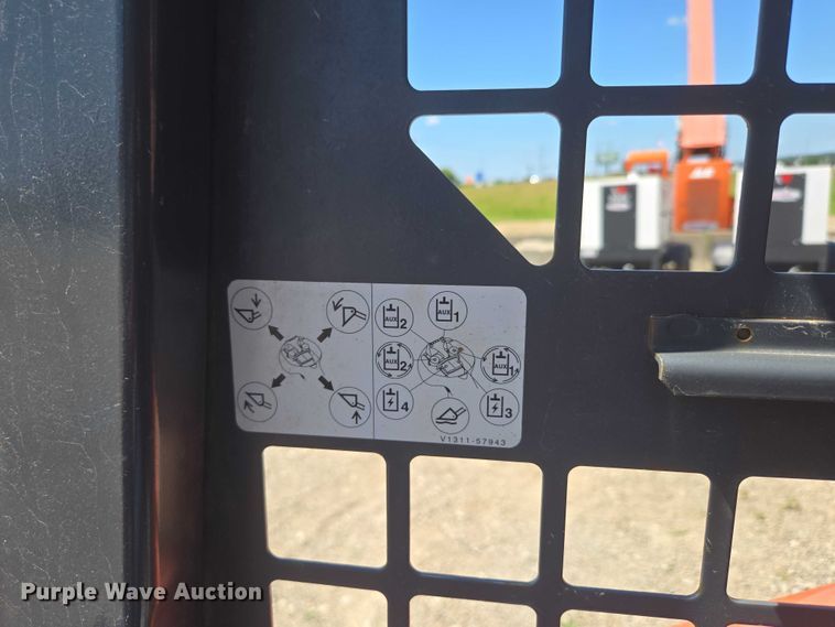 image for item EN3892 Kubota SVL 75-2 tracked skid steer loader