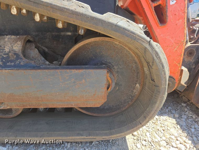 image for item EN3892 Kubota SVL 75-2 tracked skid steer loader