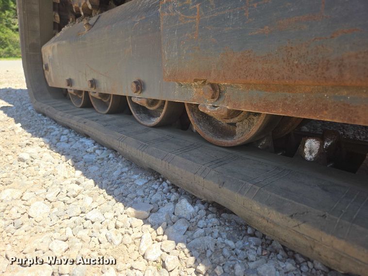 image for item EN3892 Kubota SVL 75-2 tracked skid steer loader