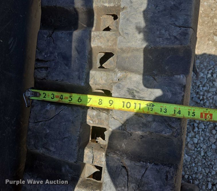 image for item EN3892 Kubota SVL 75-2 tracked skid steer loader