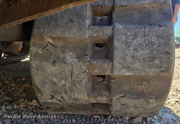 image for item EN3892 Kubota SVL 75-2 tracked skid steer loader