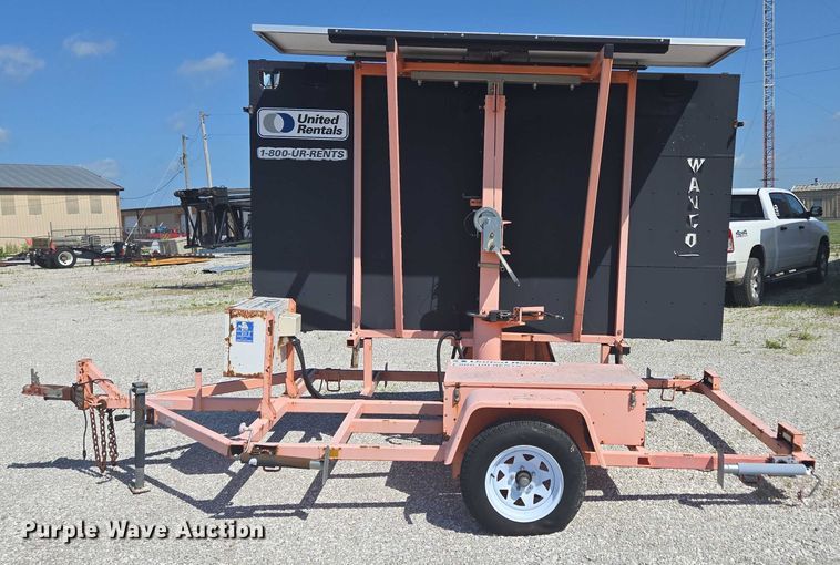 image for item EN3893 Wanco message board trailer 