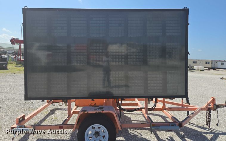 image for item EN3893 Wanco message board trailer 
