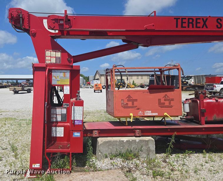 image for item EN3898 Terex-RO TC2863 crane truck bed