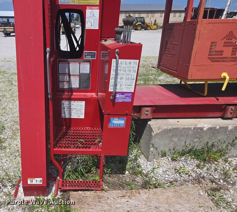 image for item EN3898 Terex-RO TC2863 crane truck bed