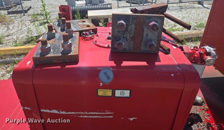 image for item EN3898 Terex-RO TC2863 crane truck bed