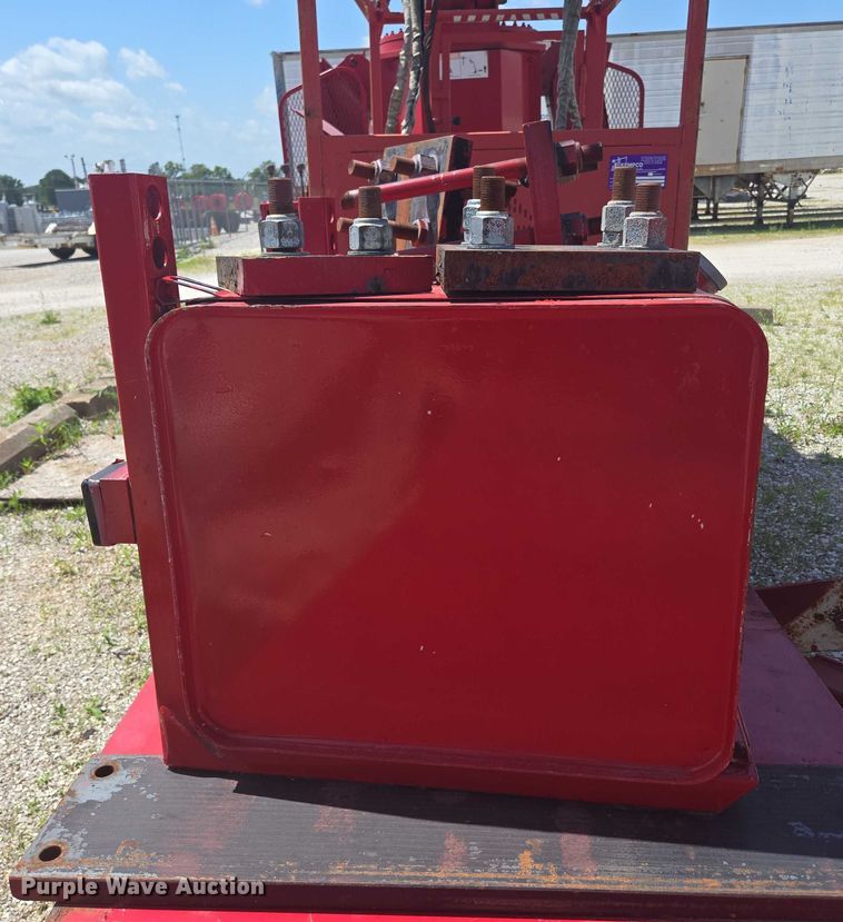 image for item EN3898 Terex-RO TC2863 crane truck bed