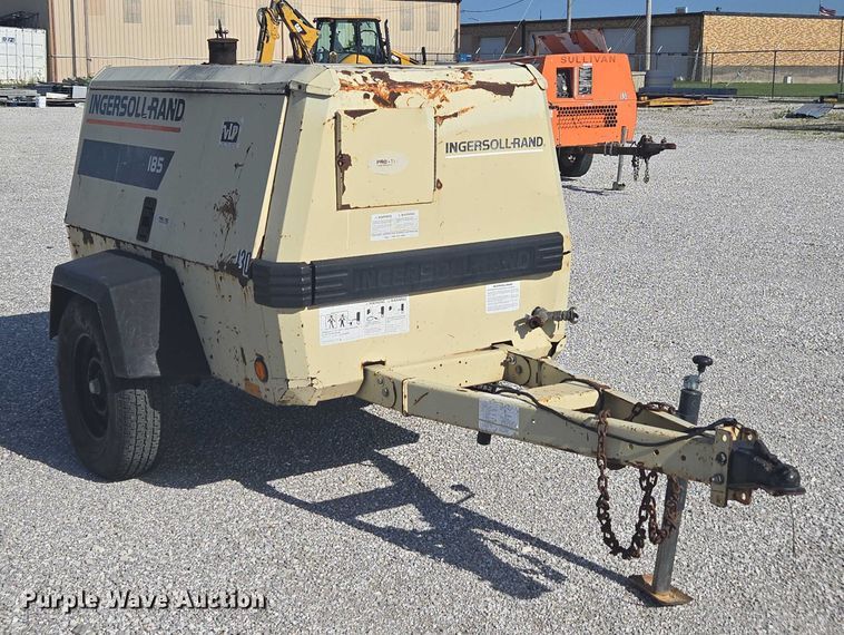 image for item EN3901 1999 Ingersoll Rand P185WD air compressor