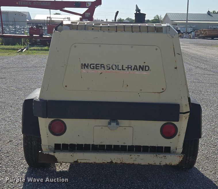 image for item EN3901 1999 Ingersoll Rand P185WD air compressor