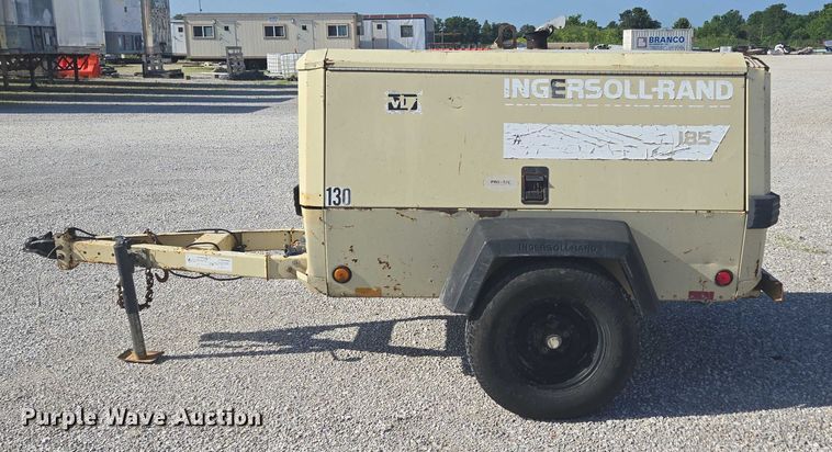 image for item EN3901 1999 Ingersoll Rand P185WD air compressor