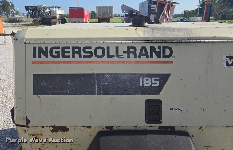 image for item EN3901 1999 Ingersoll Rand P185WD air compressor