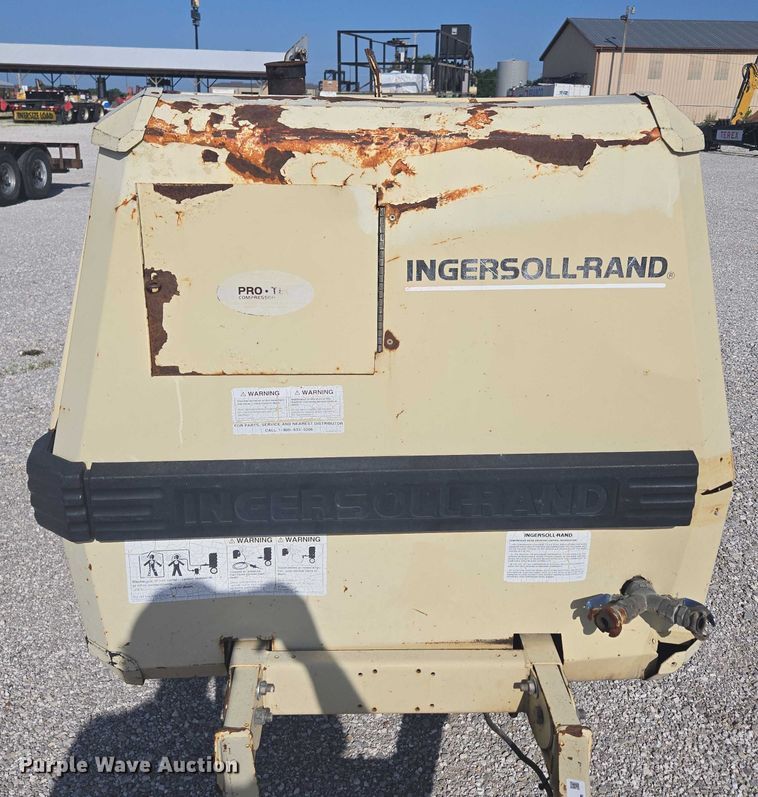 image for item EN3901 1999 Ingersoll Rand P185WD air compressor