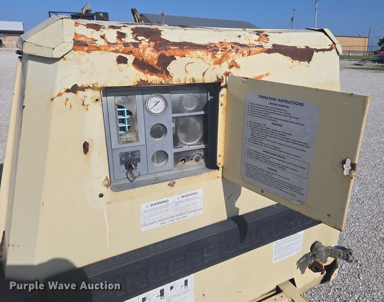 image for item EN3901 1999 Ingersoll Rand P185WD air compressor
