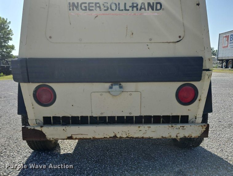 image for item EN3901 1999 Ingersoll Rand P185WD air compressor