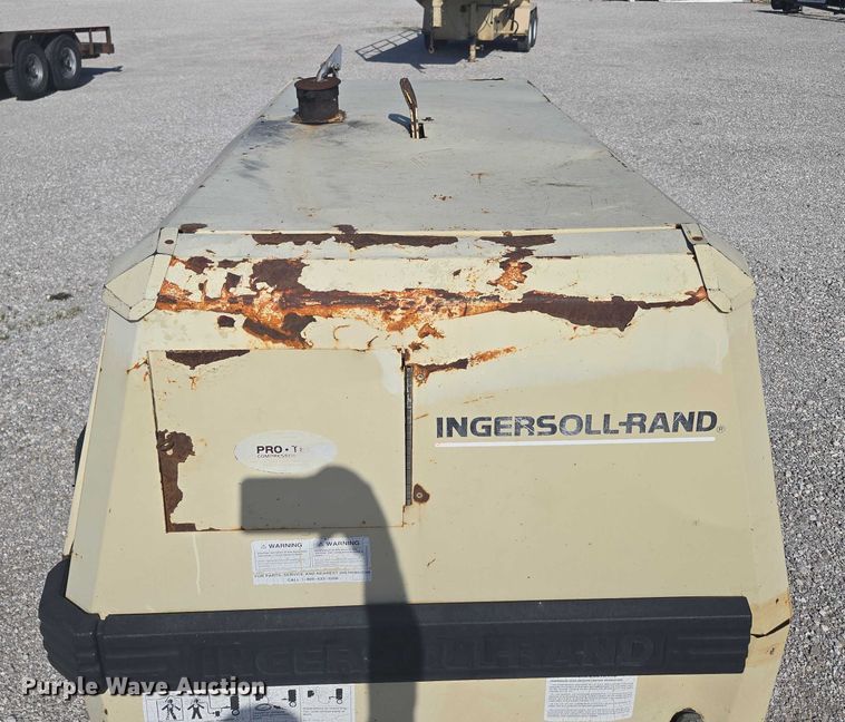 image for item EN3901 1999 Ingersoll Rand P185WD air compressor