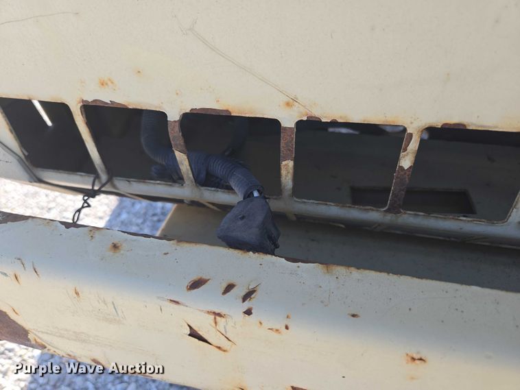 image for item EN3901 1999 Ingersoll Rand P185WD air compressor