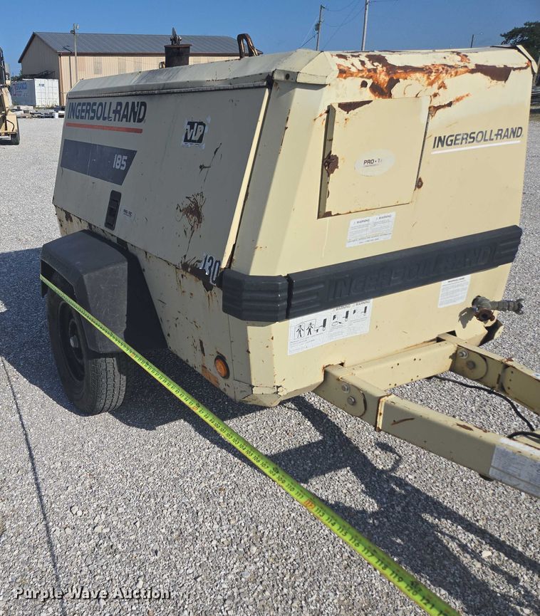 image for item EN3901 1999 Ingersoll Rand P185WD air compressor