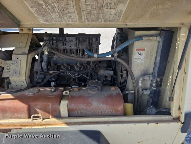 image for item EN3901 1999 Ingersoll Rand P185WD air compressor