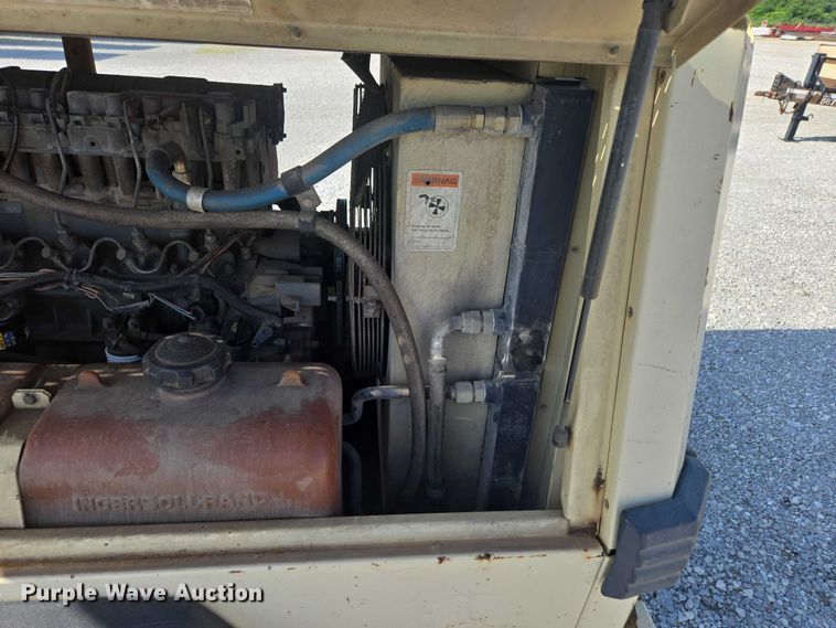 image for item EN3901 1999 Ingersoll Rand P185WD air compressor