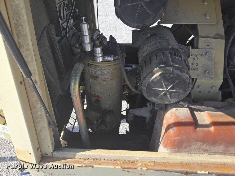 image for item EN3901 1999 Ingersoll Rand P185WD air compressor