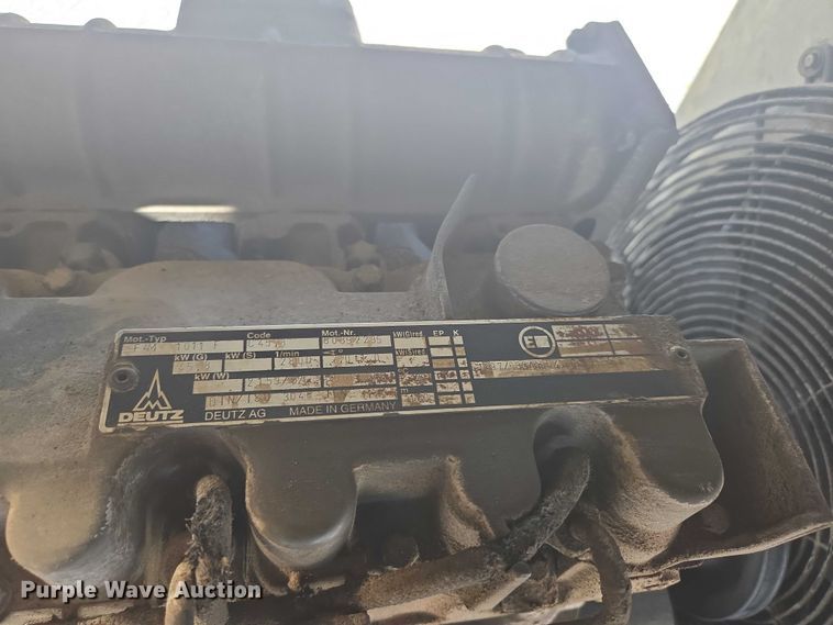 image for item EN3901 1999 Ingersoll Rand P185WD air compressor