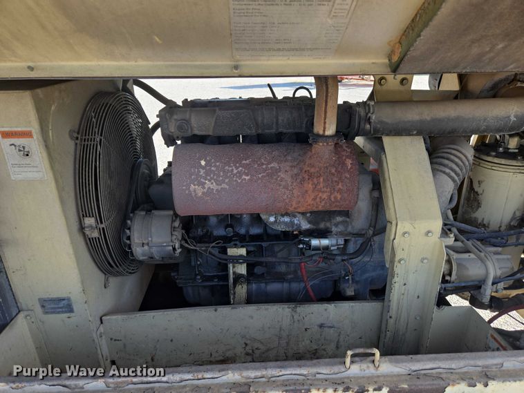 image for item EN3901 1999 Ingersoll Rand P185WD air compressor