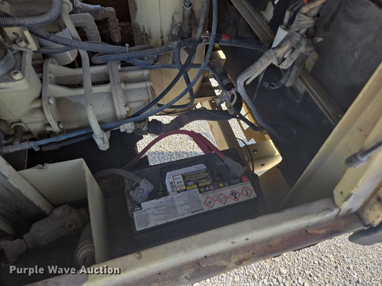 image for item EN3901 1999 Ingersoll Rand P185WD air compressor