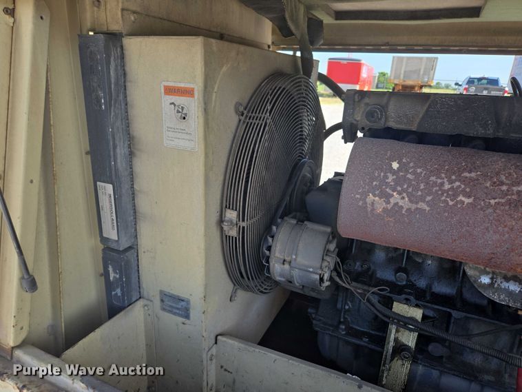 image for item EN3901 1999 Ingersoll Rand P185WD air compressor