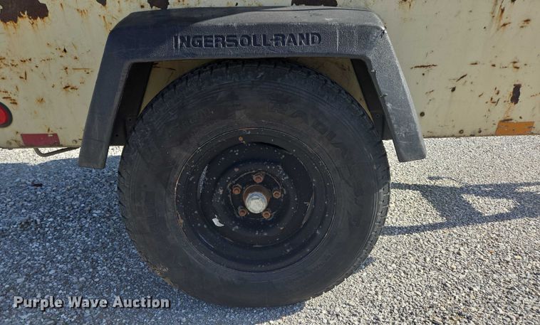 image for item EN3901 1999 Ingersoll Rand P185WD air compressor