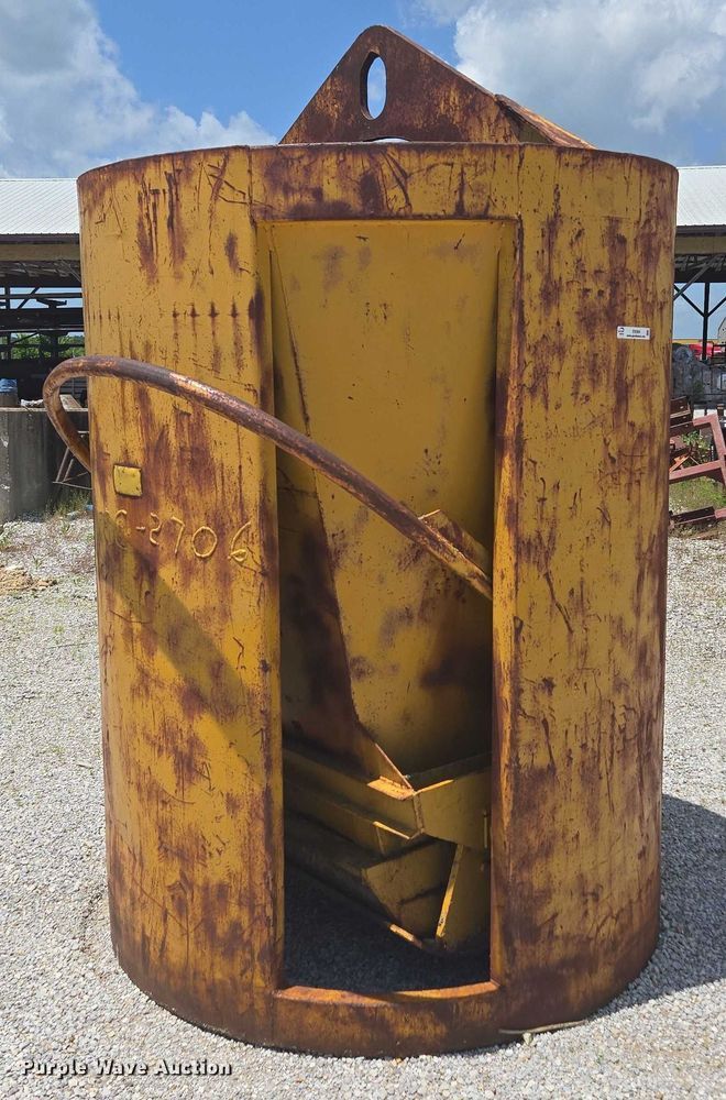 image for item EN3904 (2) Gar-Bro Equipment 460 D concrete buckets