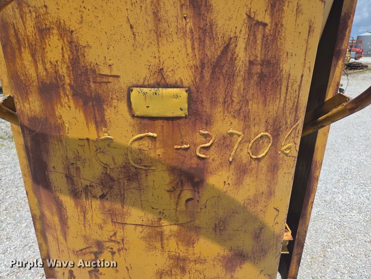 image for item EN3904 (2) Gar-Bro Equipment 460 D concrete buckets