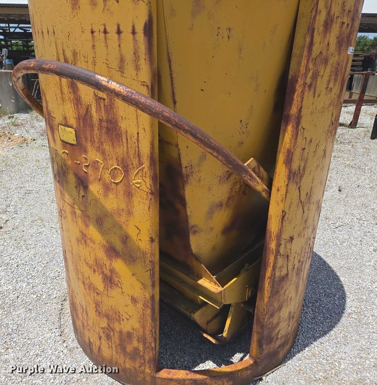 image for item EN3904 (2) Gar-Bro Equipment 460 D concrete buckets