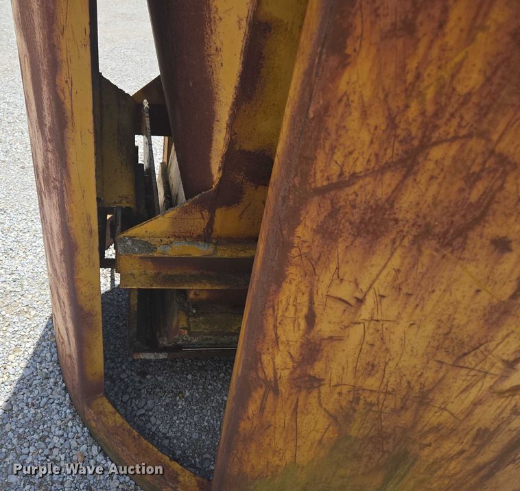 image for item EN3904 (2) Gar-Bro Equipment 460 D concrete buckets