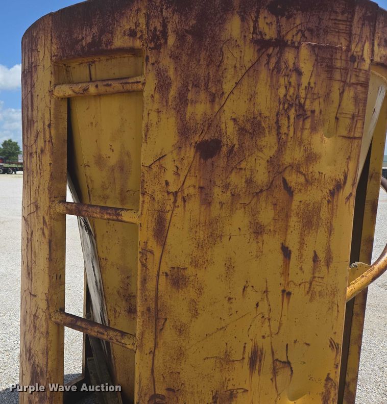 image for item EN3904 (2) Gar-Bro Equipment 460 D concrete buckets