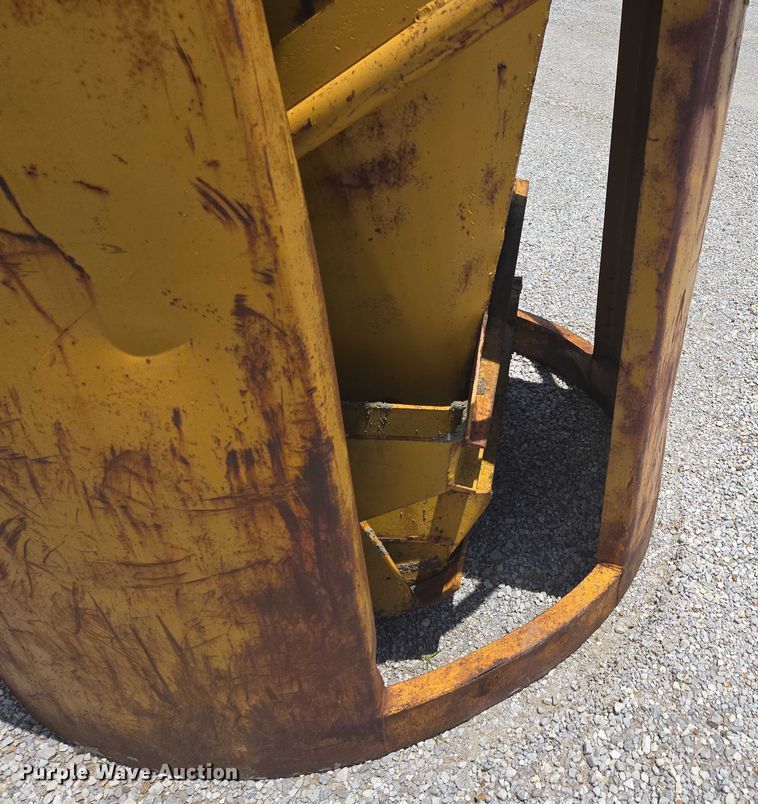 image for item EN3904 (2) Gar-Bro Equipment 460 D concrete buckets