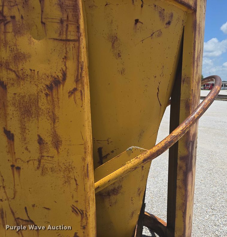 image for item EN3904 (2) Gar-Bro Equipment 460 D concrete buckets