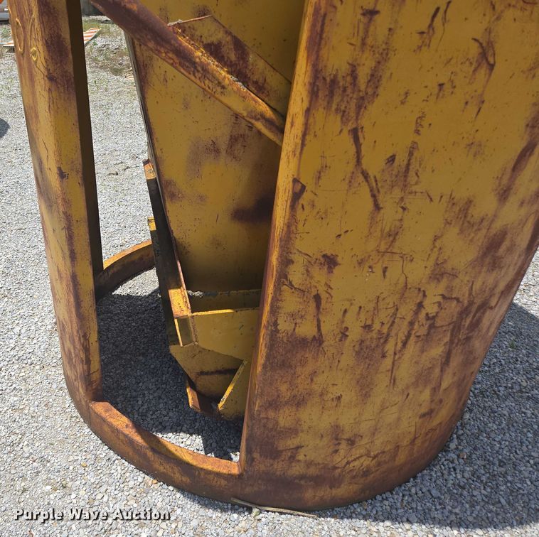 image for item EN3904 (2) Gar-Bro Equipment 460 D concrete buckets