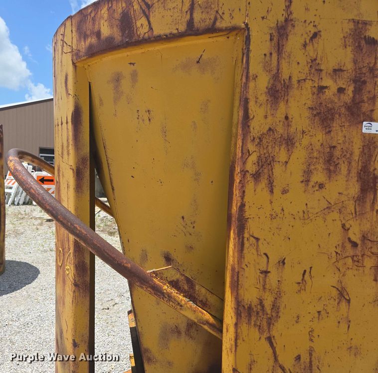 image for item EN3904 (2) Gar-Bro Equipment 460 D concrete buckets