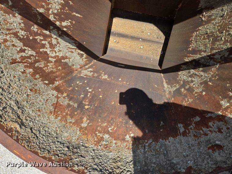 image for item EN3904 (2) Gar-Bro Equipment 460 D concrete buckets