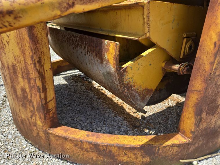 image for item EN3904 (2) Gar-Bro Equipment 460 D concrete buckets