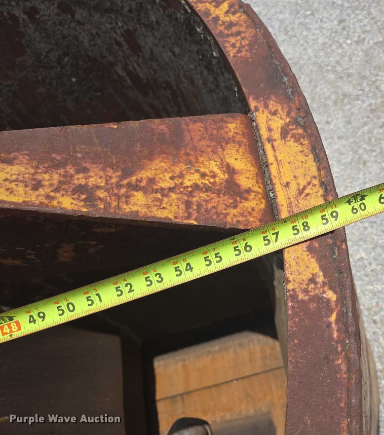 image for item EN3904 (2) Gar-Bro Equipment 460 D concrete buckets