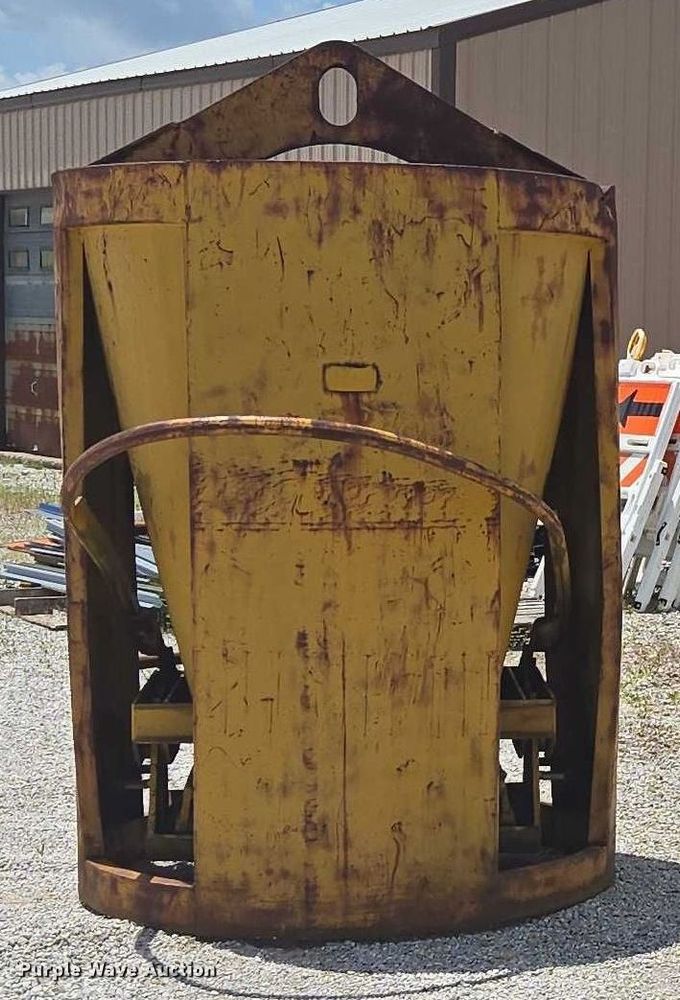 image for item EN3904 (2) Gar-Bro Equipment 460 D concrete buckets