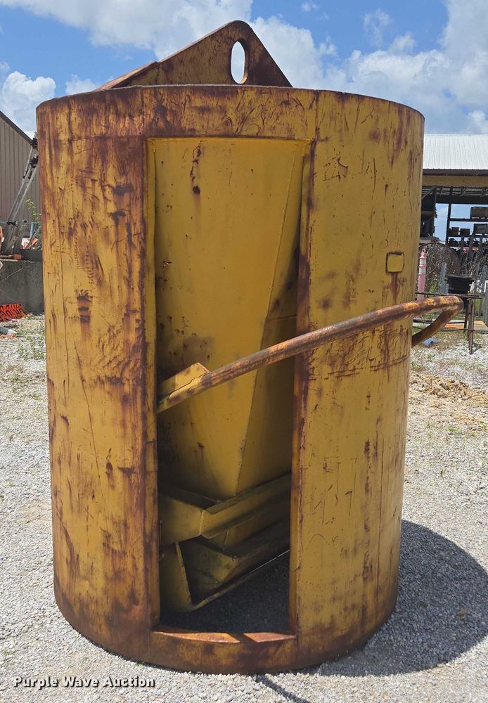 image for item EN3904 (2) Gar-Bro Equipment 460 D concrete buckets
