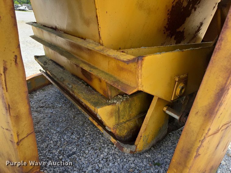 image for item EN3904 (2) Gar-Bro Equipment 460 D concrete buckets