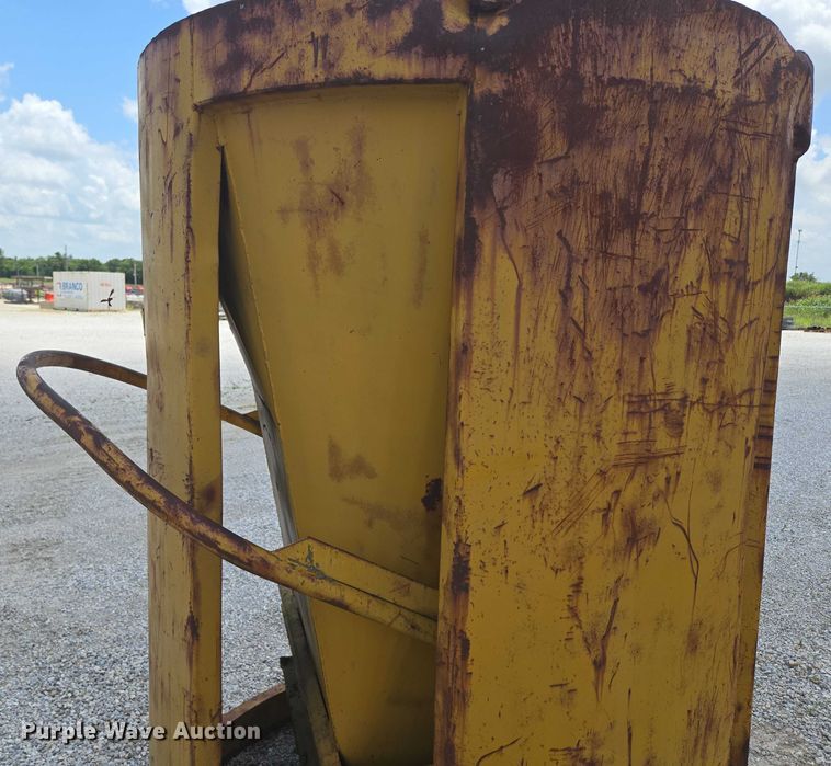 image for item EN3904 (2) Gar-Bro Equipment 460 D concrete buckets