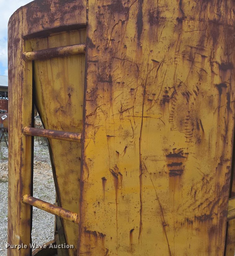 image for item EN3904 (2) Gar-Bro Equipment 460 D concrete buckets