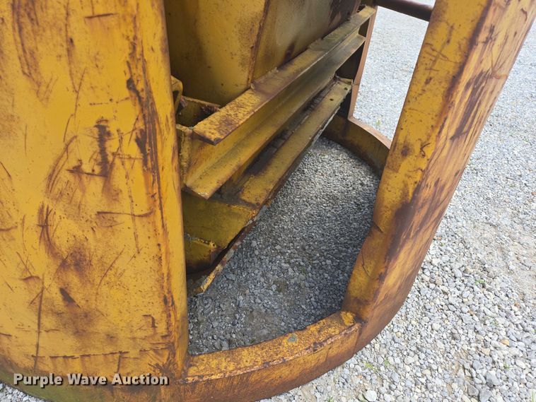 image for item EN3904 (2) Gar-Bro Equipment 460 D concrete buckets